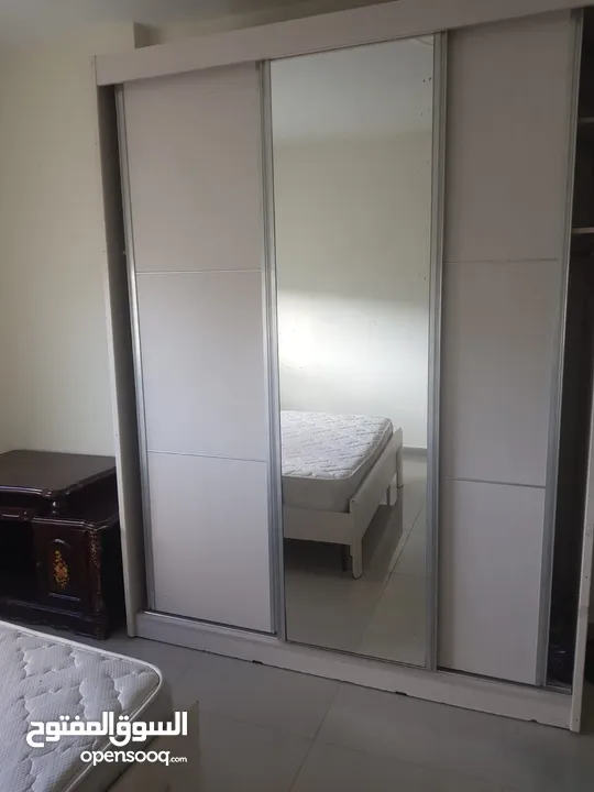 شقه 3 غرف و 3 حمامات و2 بلكون مشطبه سوبر ديلوكس للايجار العيزريه
