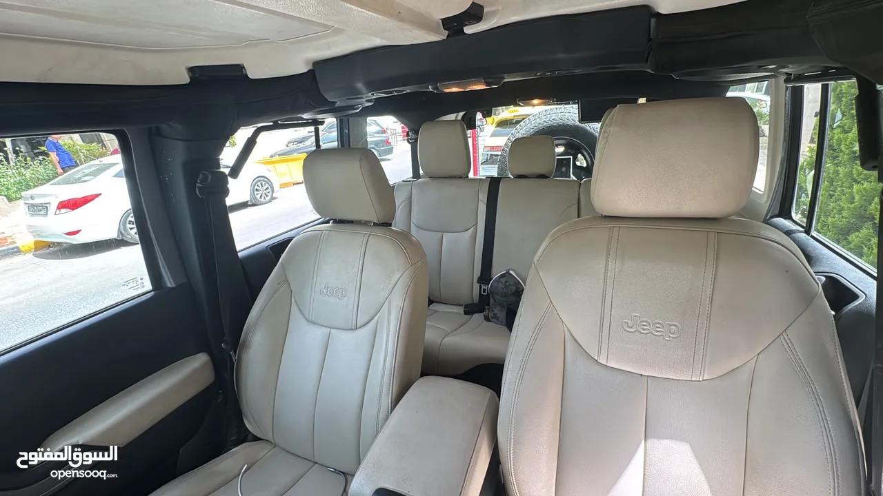 قابل البدل Jeep Wrangler- low mileage- mint condition- تعديل كامل اصلي