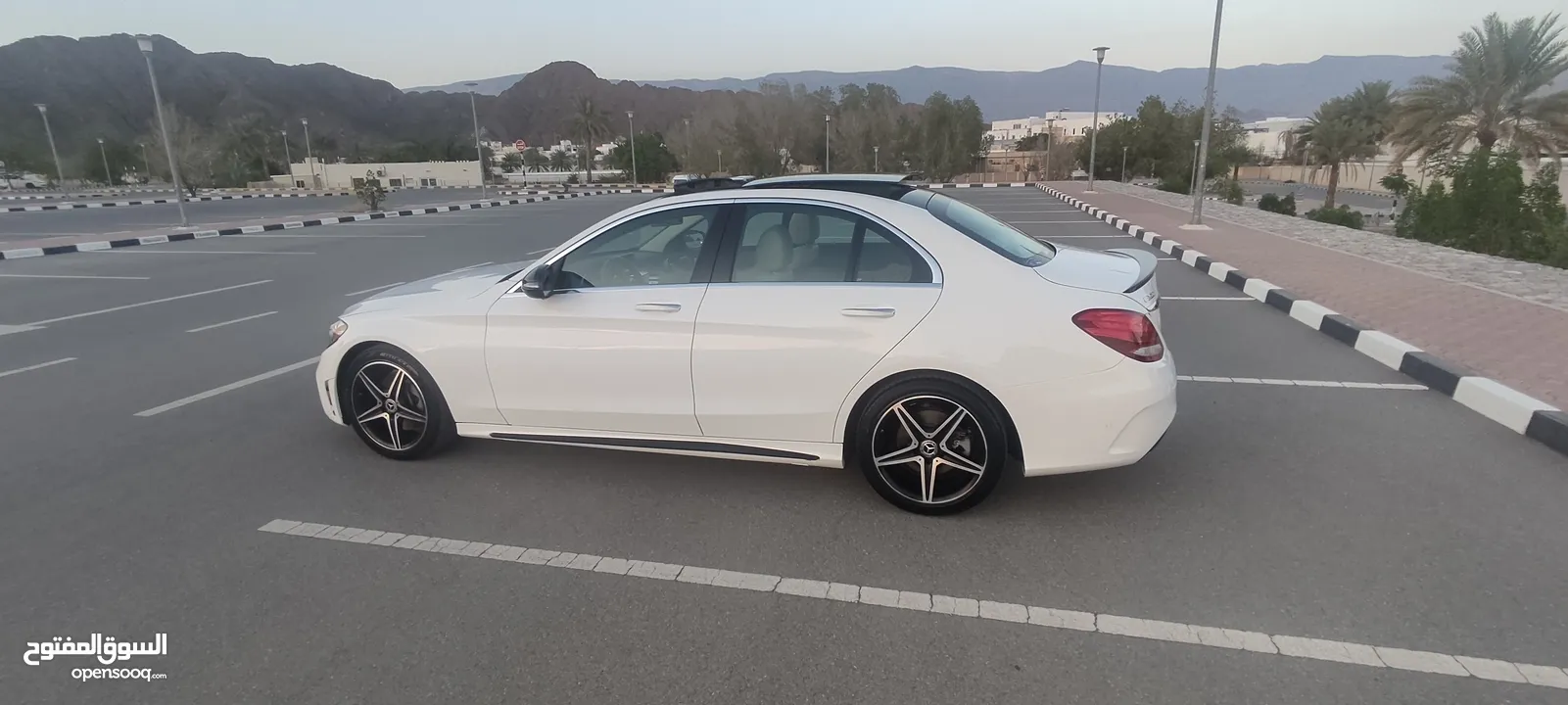 مرسيدس بنز C300 ///AMG 2017[تصدير وتسجيل جديد] ممشى بسيط جدا دفريشن اصل جميع ايرباجات السياره سليمه.