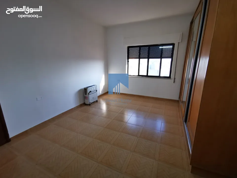 شقة طابقية فاخرة للبيع بأجمل مناطق الصويفية - خلف المدارس الأمريكية طابق ثالث 350م بسعر مغري