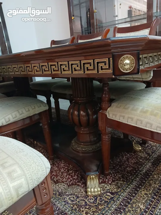 غرفة سفرة إيطالية أصلية ماركة فيرساتشي مميزة جدا للبيع بالسعر جدا