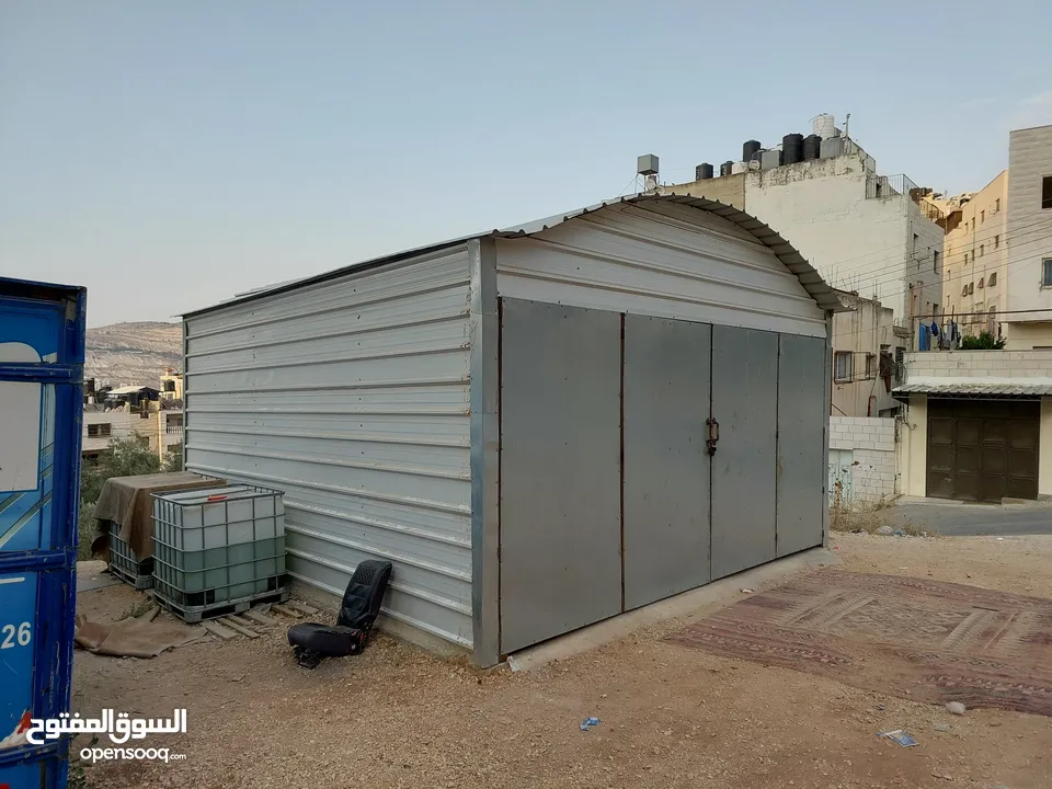 بركس للبيع