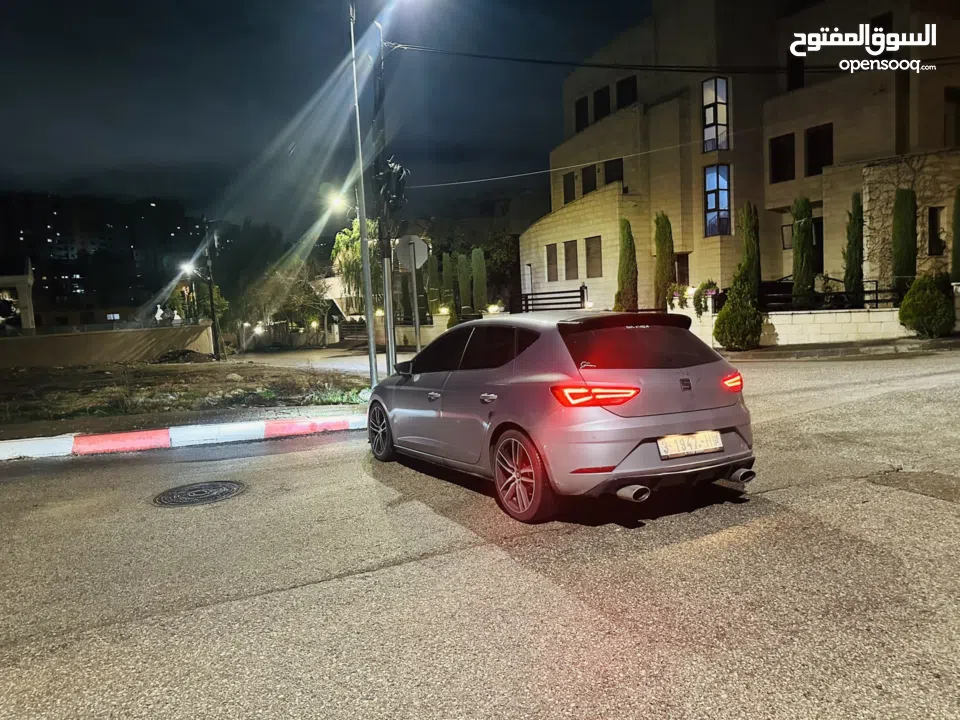 سيات ليون 2018  سيارة بصلاة ع نبي فخامه ورقه  اهتمام عالي في تفاصيل السياره