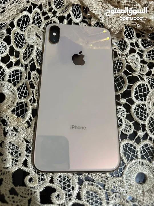 آيفون XS MAX لون الجولد ( الذهبي ) بطارية 85‎%‎ مستعمل بحالة الوكالة نموذج M ميموري داخلي 256 جيجا