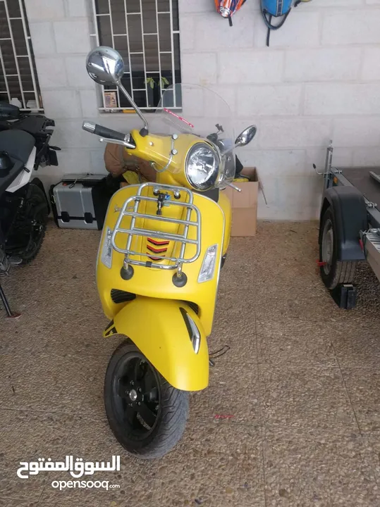 Vespa GTS Super 300 فيسبا جي تي اس سوبر 300  موديل ال2018 بحالة الوكالة
