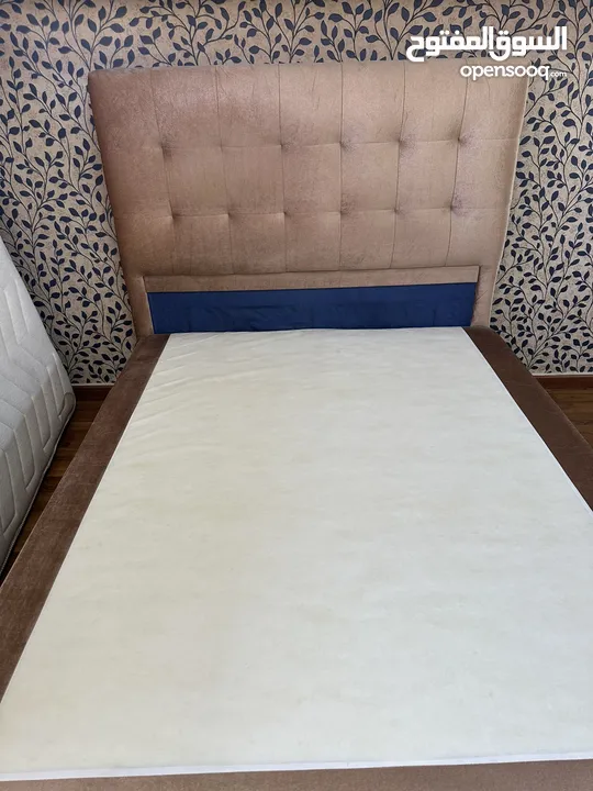 سرير مفرد ونص او كوين سايز   فيه بوكس تخزين  queen size bed with mattress مع فرشة ريم الطبيه مستعمل