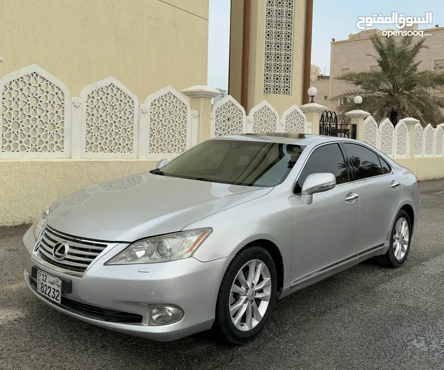 الي يدور النظيييف لكزس ES350 الساير 2012 بحالة ممتازة شرط الفحص