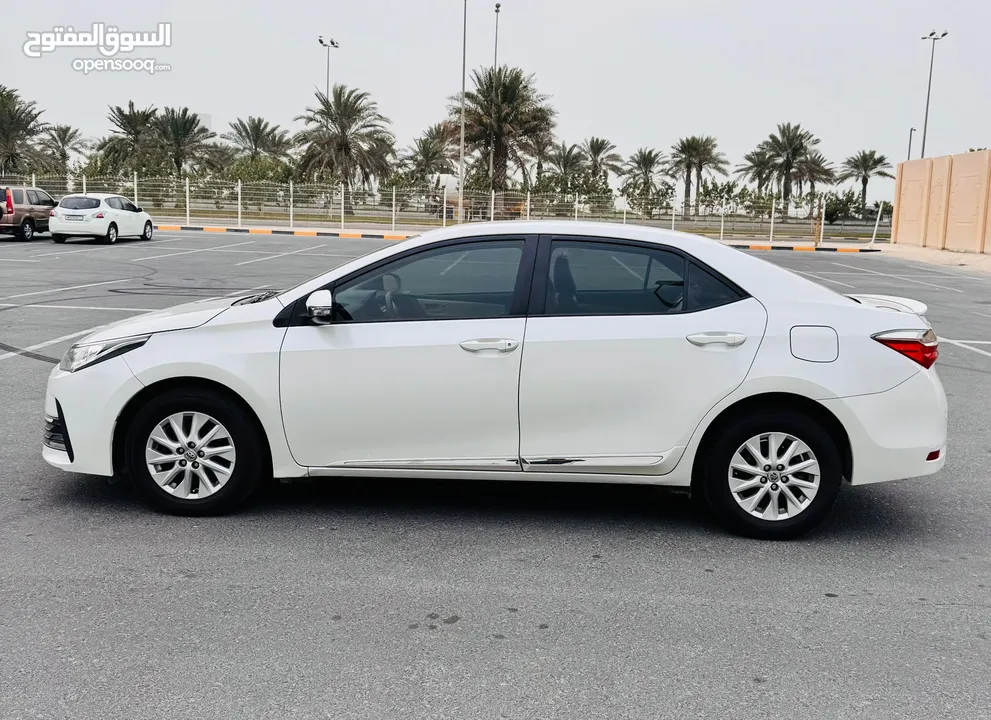 TOYOTA COROLLA XLI-2018-2.0L-96,000km-White WELL MAINTAINED FOR SALE