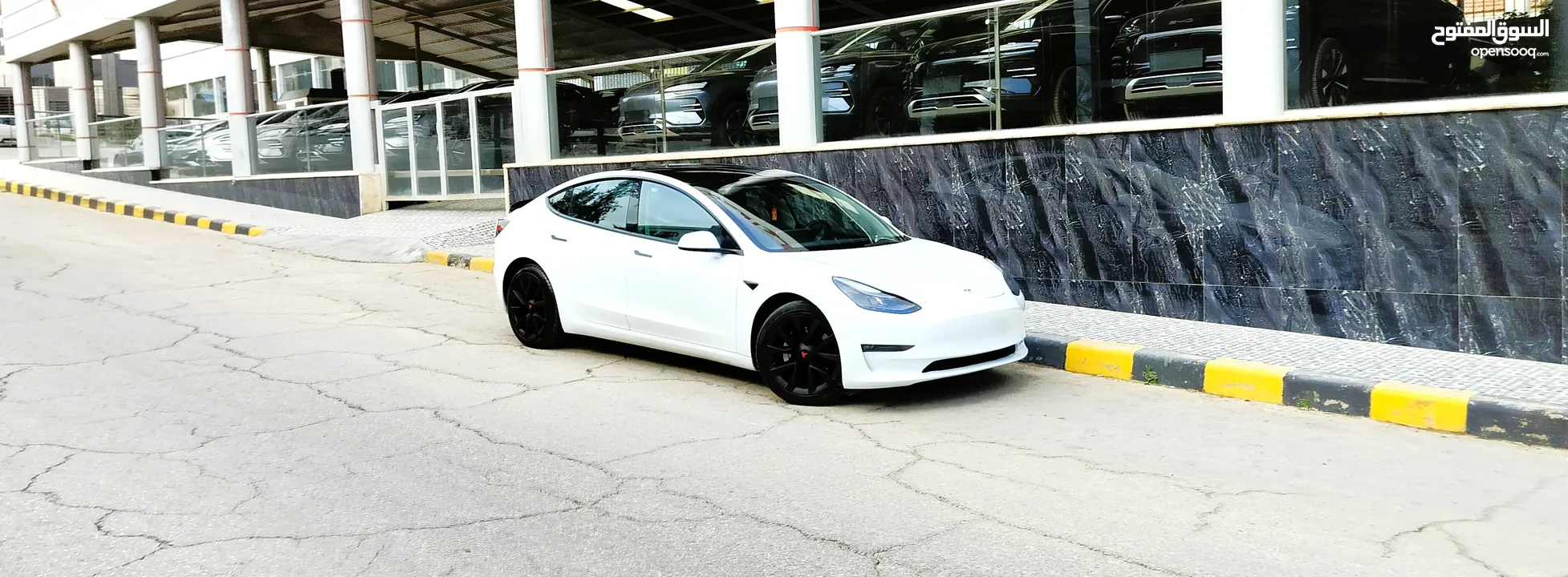 تيسلا 2022 model 3 فحص كامل 4 جـــيـــد بدون ملاحظات بودي (كرت ابيض) بحالة الوكالة بسعر لقطة ومحرووق