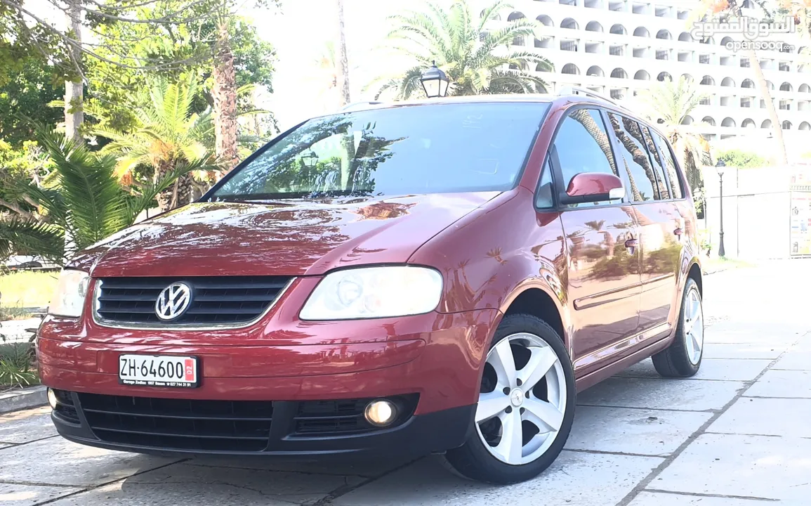 VW TOURAN 20 FSI SUISSE