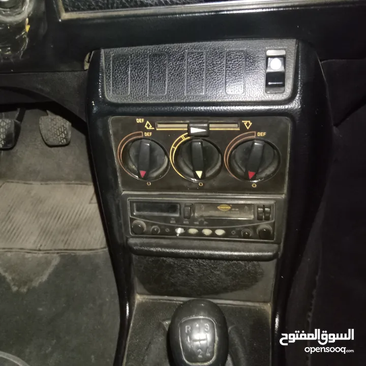 مرسيدس e200 لف (التواصل على الرقم الموجود داخل الاعلان فقط )