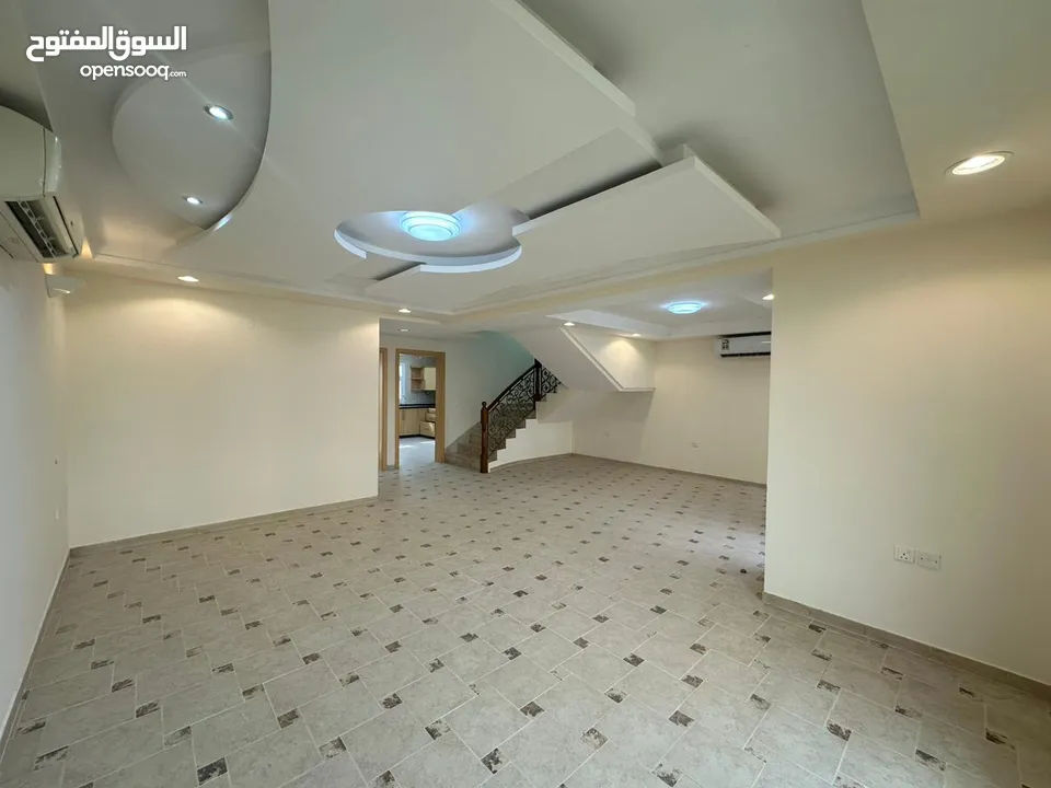 فلل (كمباوند) مميزه للايجار في بوشر المنى - Villas (Gated Community) For rent in Bousher AL Muna