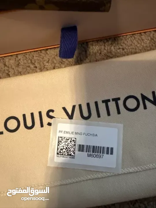 Authentique LUIS VUITTON PF.