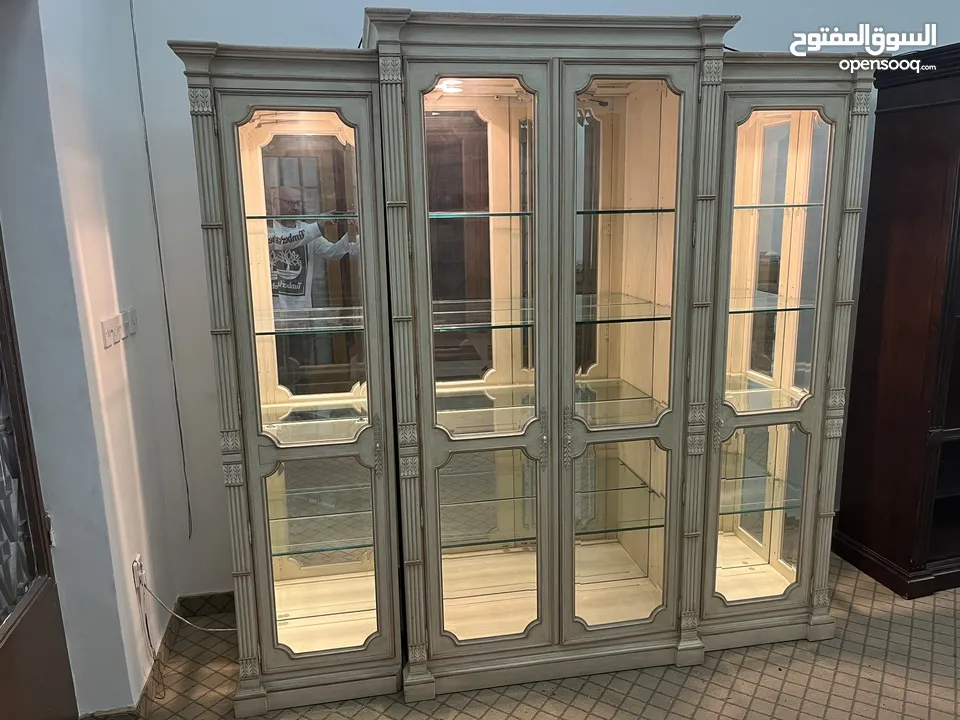 3 فضيات نوع Drexel Heritage امريكي + طاولة ايكيا