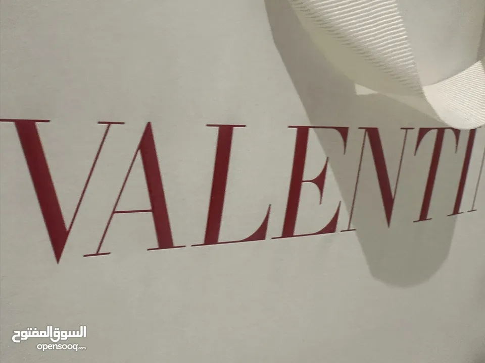 سواره فالانتينو VALENTINO