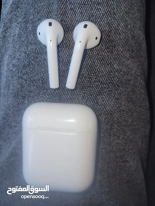 سماعات airpods 2 بحالة ممتازه