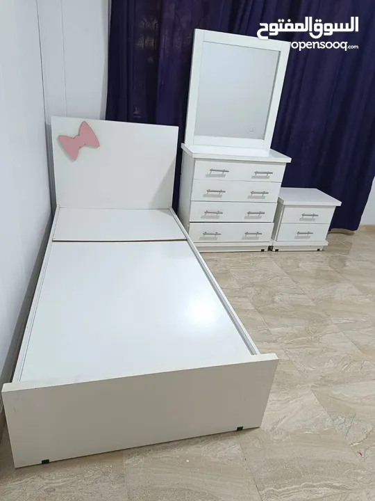 غرفة نوم بناتي او ولادي خشب لاتيه ثقبل