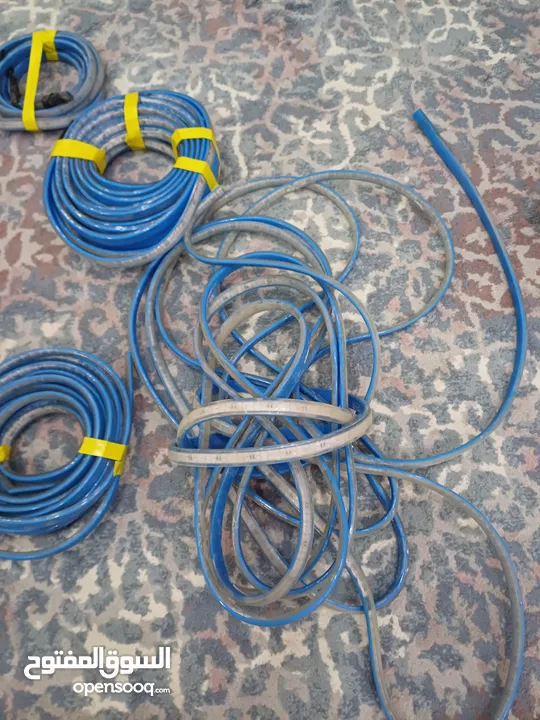 حبل ليد لون ازرق تقريبا 50 متر