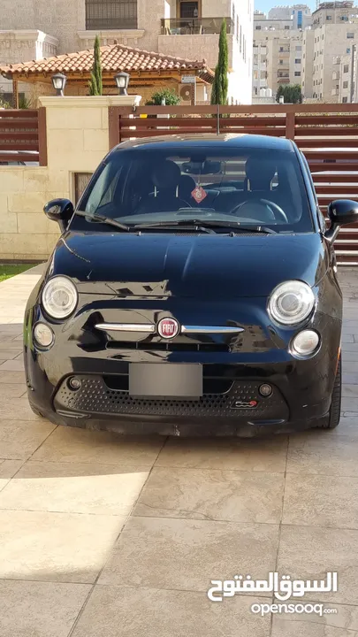 سيارة Fiat e500 موديل 2017