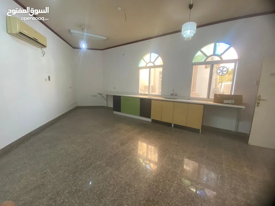 6Me34-Luxurious Big Building 20BHK for rent in Al Sarooj Street