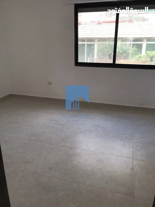 شقة أرضية فاخرة للبيع في الجندويل 130م مع ترس 40م تشطيب سوبر ديلوكس لم تسكن