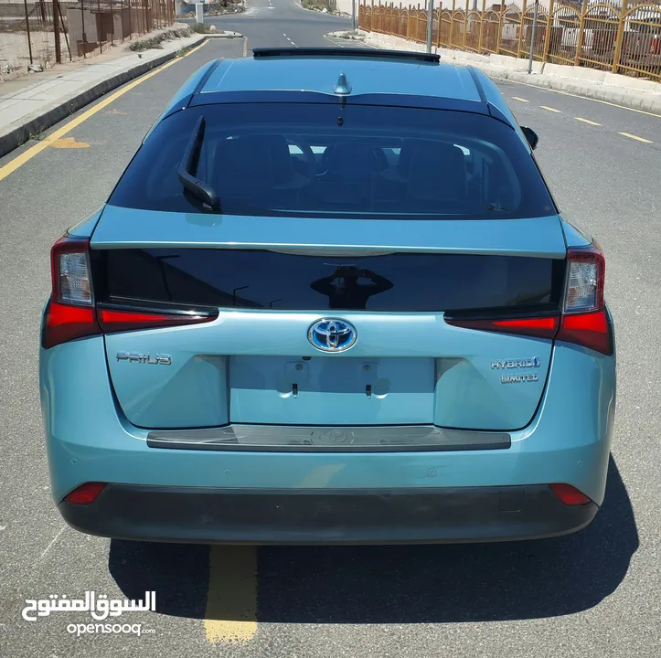 تويوتا بريوس 2022 ليمتد أعلى صنف فحص كامل TOYOTA PRIUS LIMITED FULLY LOODED