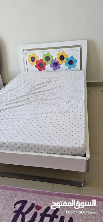 سرير بنات مستعمل للبيع الحجم 120*200فقط السرير بدون ماترس - Opensooq
