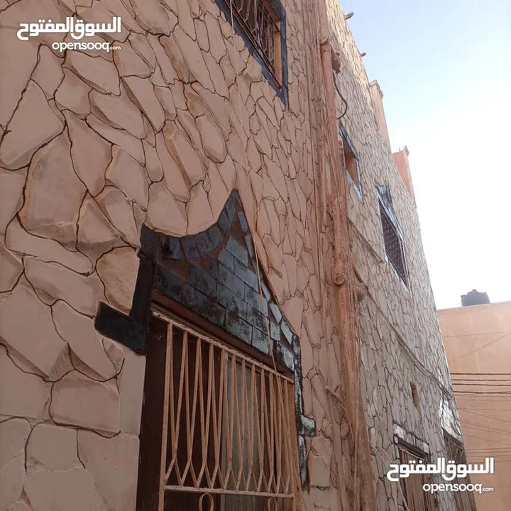 تركيب جميع انواع الحجر والشحف وجميع انواع الديكورات في داخل انحاء المملكه