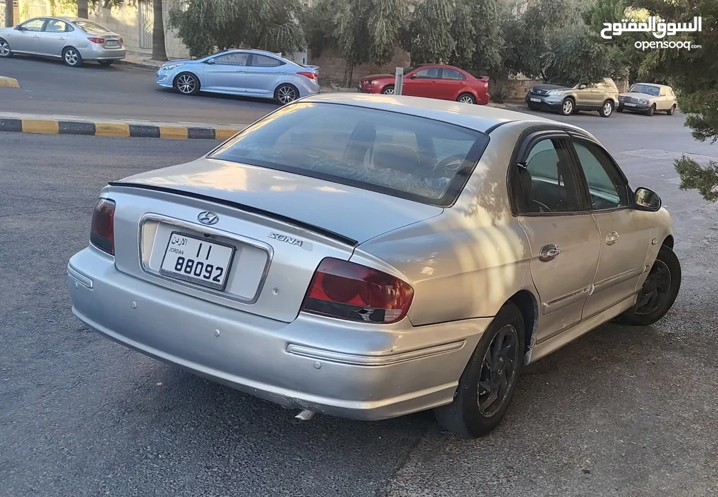 سيارة هونداي سوناتا 2002 للبيع لون سلفر