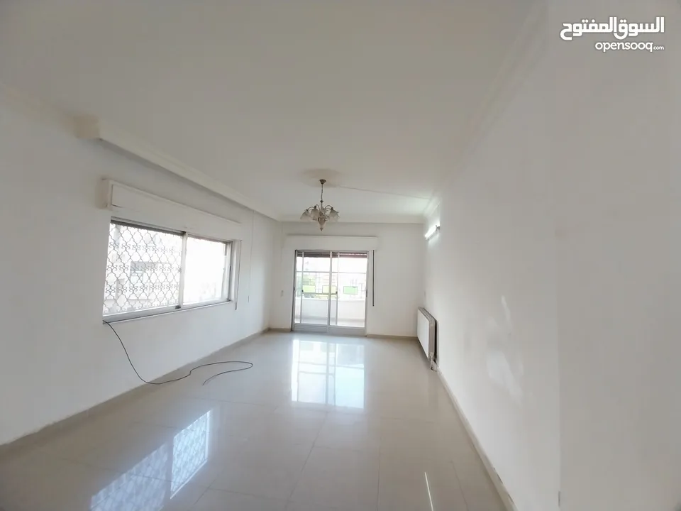 شقه طابق ثاني بمساحه 210 م للبيع في الصويفيه ( Property ID : 31140 )