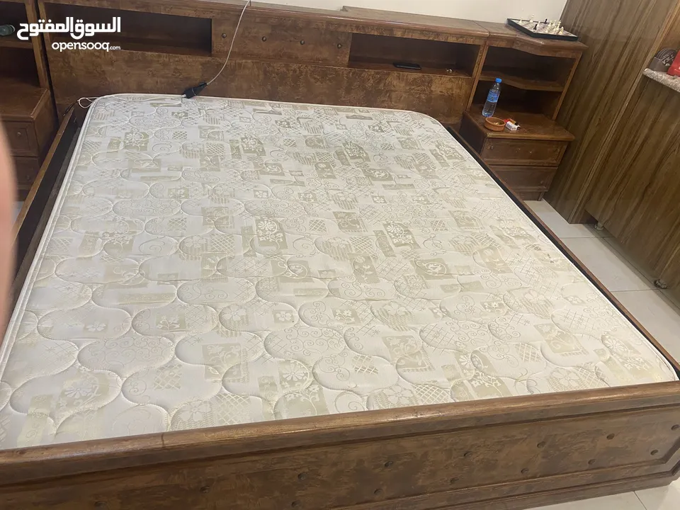 للبيع متفرقات بحاله جيده جده
