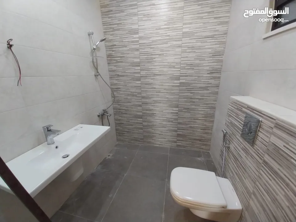 شقة غير مفروشة للإيجار ( Property 38688 )-175034701