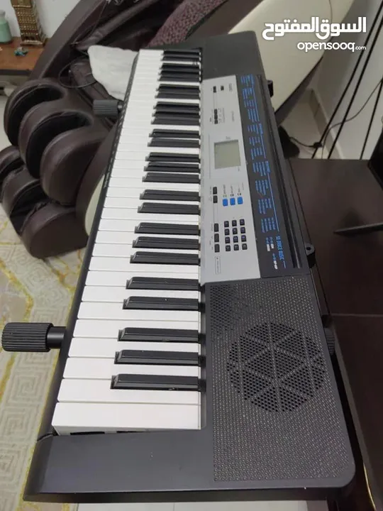 للبيع بيانو كاسيو مع البوكس ومع الحامل حالة الجديد Casio Music Keyboard 61 Keys With Box and Stand
