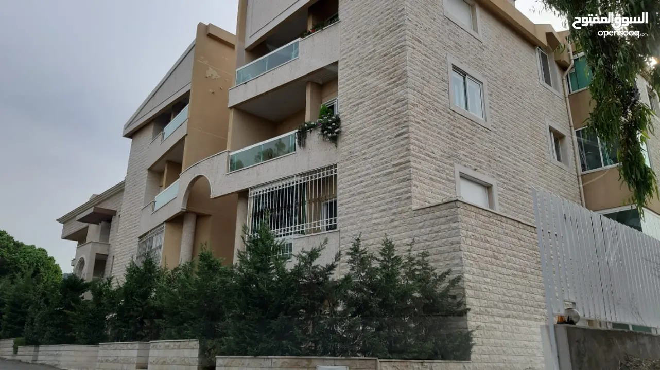 4 brm apt with terraces n garden, panoramic view, classy private area
