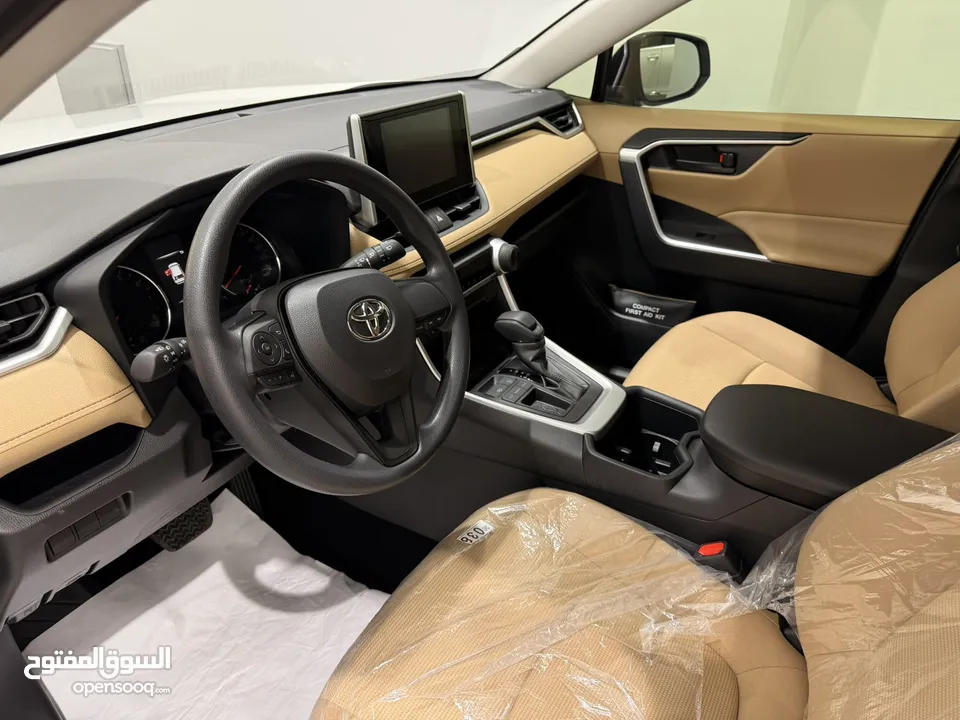 للبيع تويوتا راف فور موديل 2025