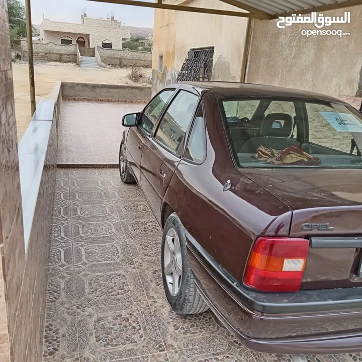 اوبل فيكترا1991  قير عادي 5 غيار  مرخصه  نهايه 12 غرفه بالكرتونة  فتحة