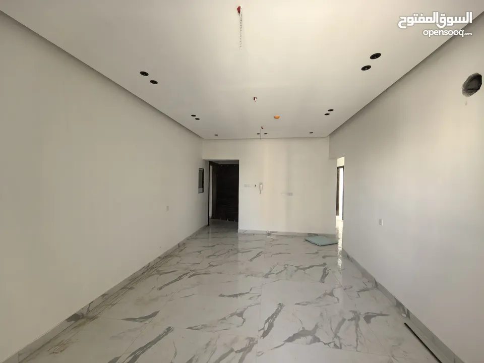 عرض خاص احجز شقتك مطلة على الشارع الرائيسي موقع ممتاز. #شقة سكنية راقية جدا للبيع