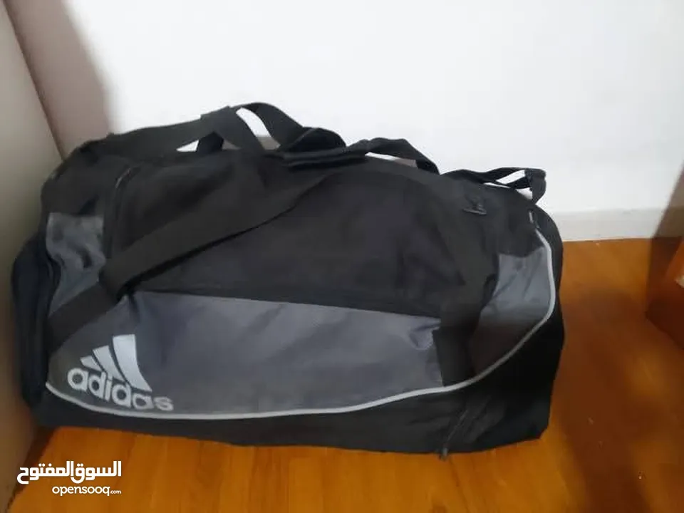 محافظ جلد طبيعى  - شنط مختلفة الاحجام