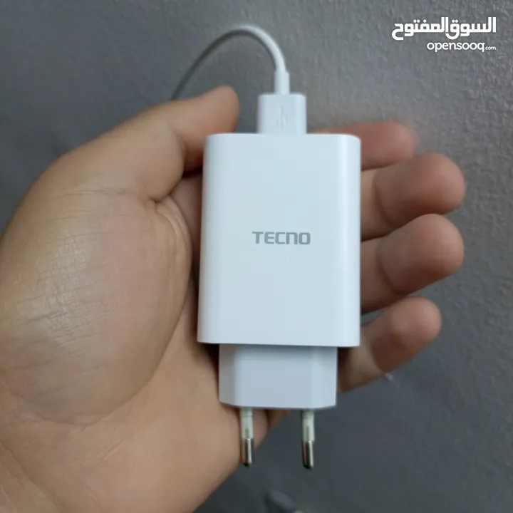 هاتف تكنو كامون 20 برو بحالة الجديد لا يوجد خدوش ولا كسور غير قابل للبدل