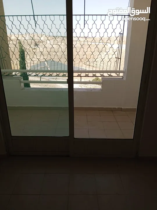 شقه للبيع طابق ثاني