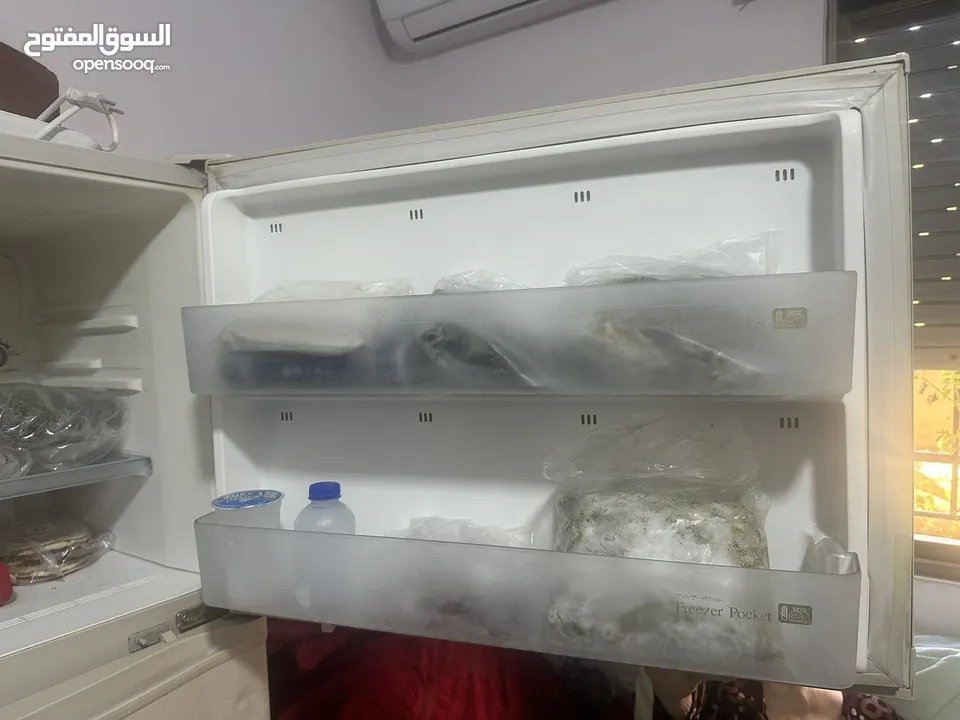 ثلاجة شارب