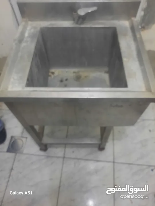 عده مطعم  ماكنه حمص ومجلى وصاج فلافل وجره فول ستيل