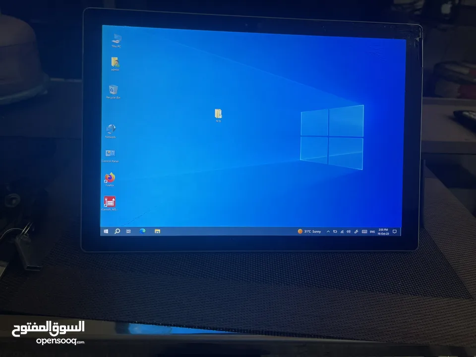 Surface Pro 4 cracked screen