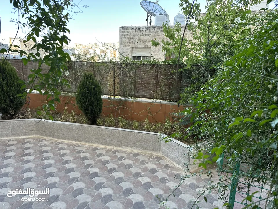 استوديو   ارضي   مع   حديقة   مميز   جداً   جداً   للبيع   في   الجاردنز   من   المالك   مباشرة