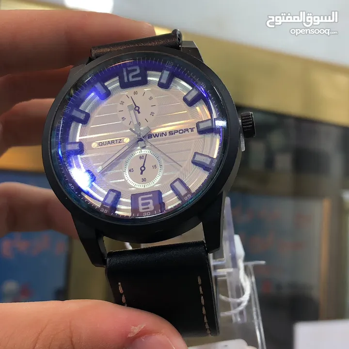 ساعة جديدة للبيع شابة و بجودة جد عالية
