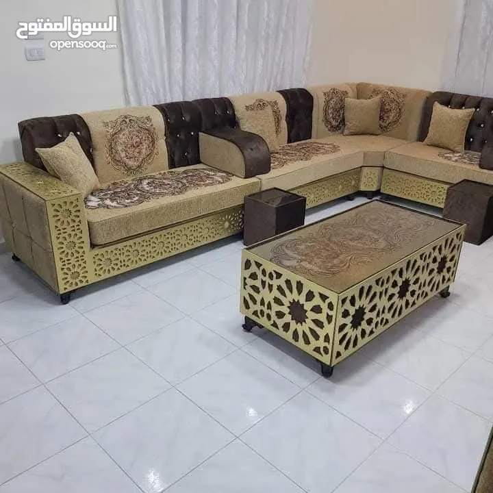 بيع طاوله وسط مع 4 طرابيزات فقط  لاصحاب محلات جلسات خليجيه وتجار ليس طقم كامل فقط طاوله
