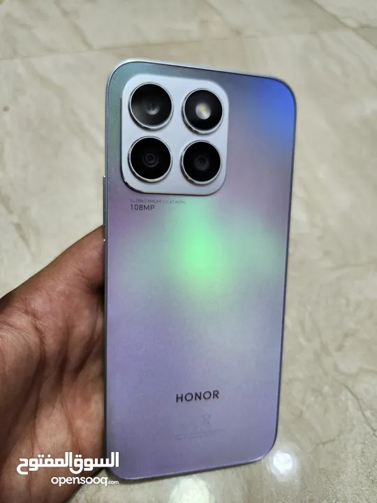 Honor X8b 512/8 بحالة ممتازة مع الكرتونة  وكامل أغراضه وعدة كفرات ولزقة حماية أصلية ضد الكسر