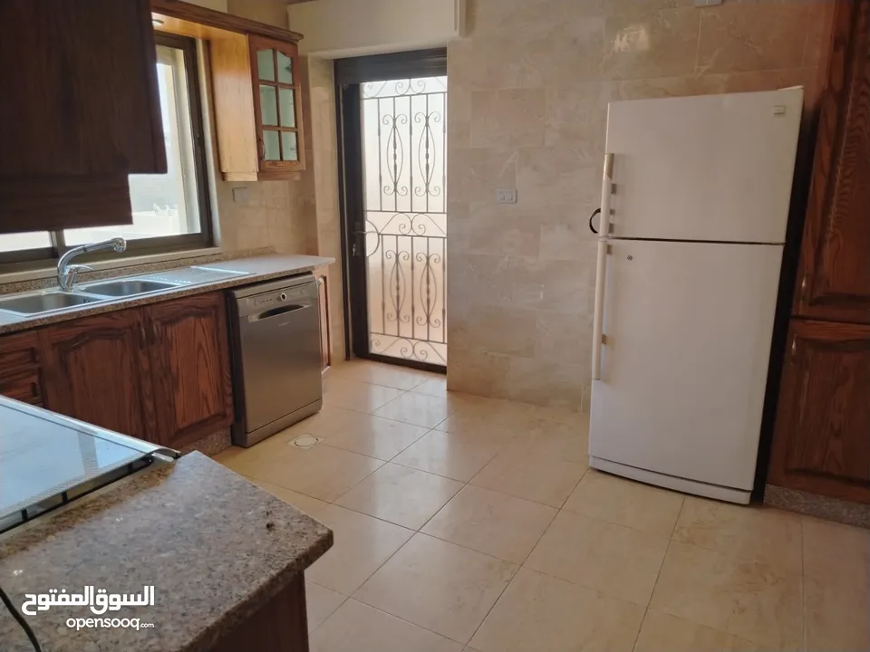 شقة مميزة في أرقى واجمل مناطق عبدون