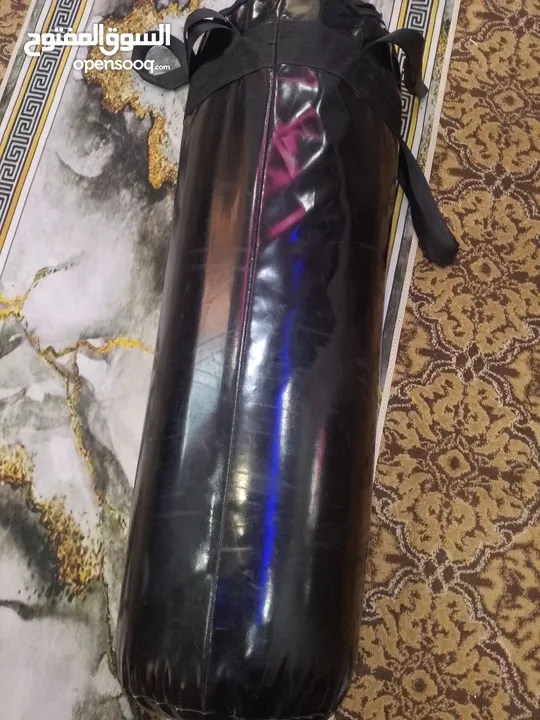 كيس ملاكمه مستعمل بحالة الوكاله