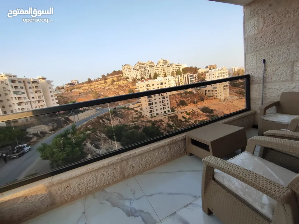 شقة مفروشة جديدة لم تُسكن بعد – سوبر دلوكس الطيرة – خلف مدارس المستقبل